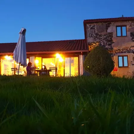Alojamento de Acomodação e Pequeno-almoço As Casinas Porto De Bois 3*